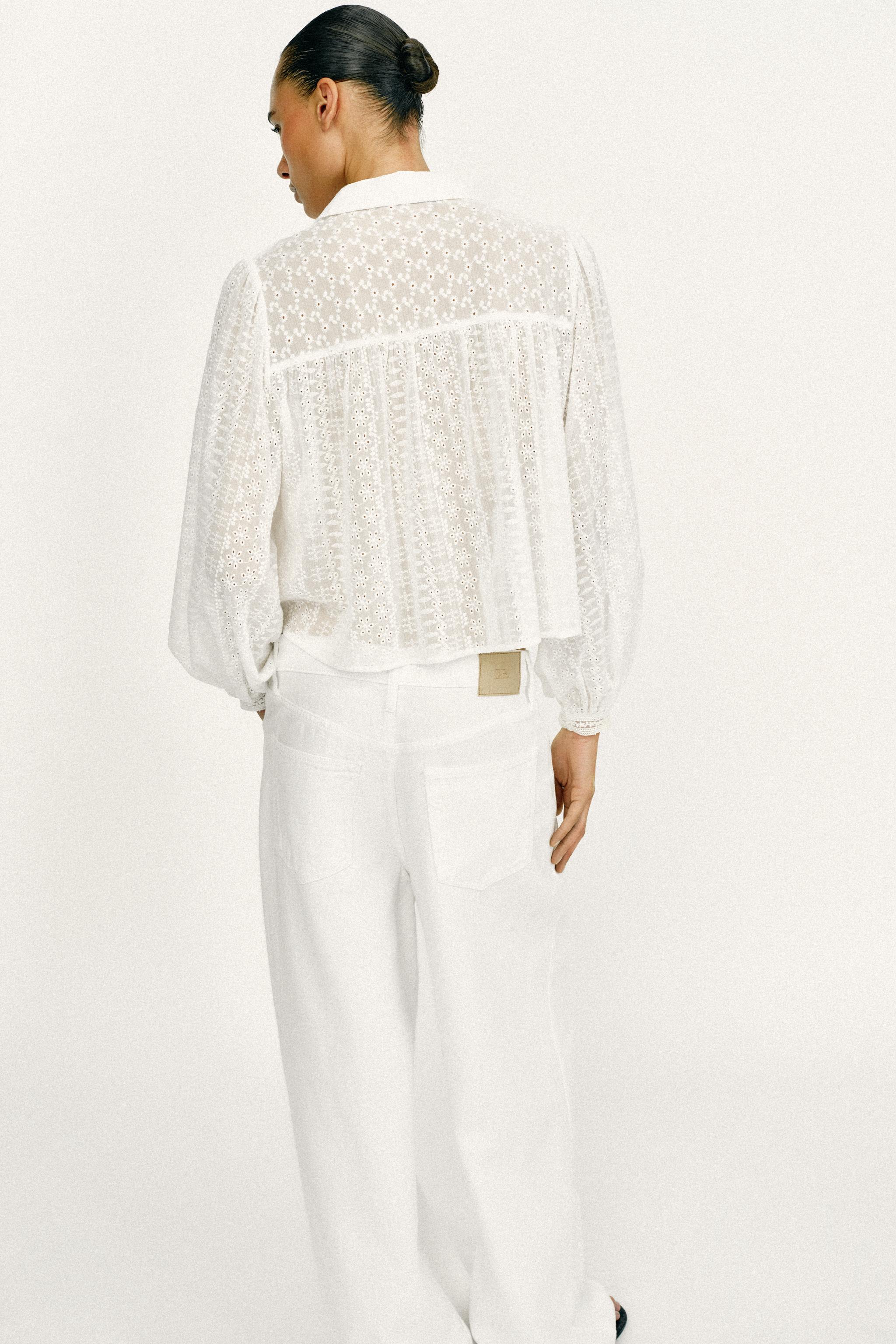 BLOUSE ROMANTIQUE BRODERIES AJOURÉES